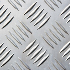 Pliage en ''L'' en Alu à larmes antidérapant
